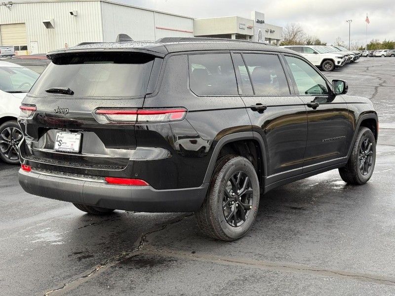 2025 Jeep Grand Cherokee Altitude X photo 3