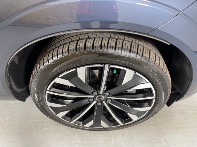 2026 Volvo XC60 Hybrid T8 photo 10