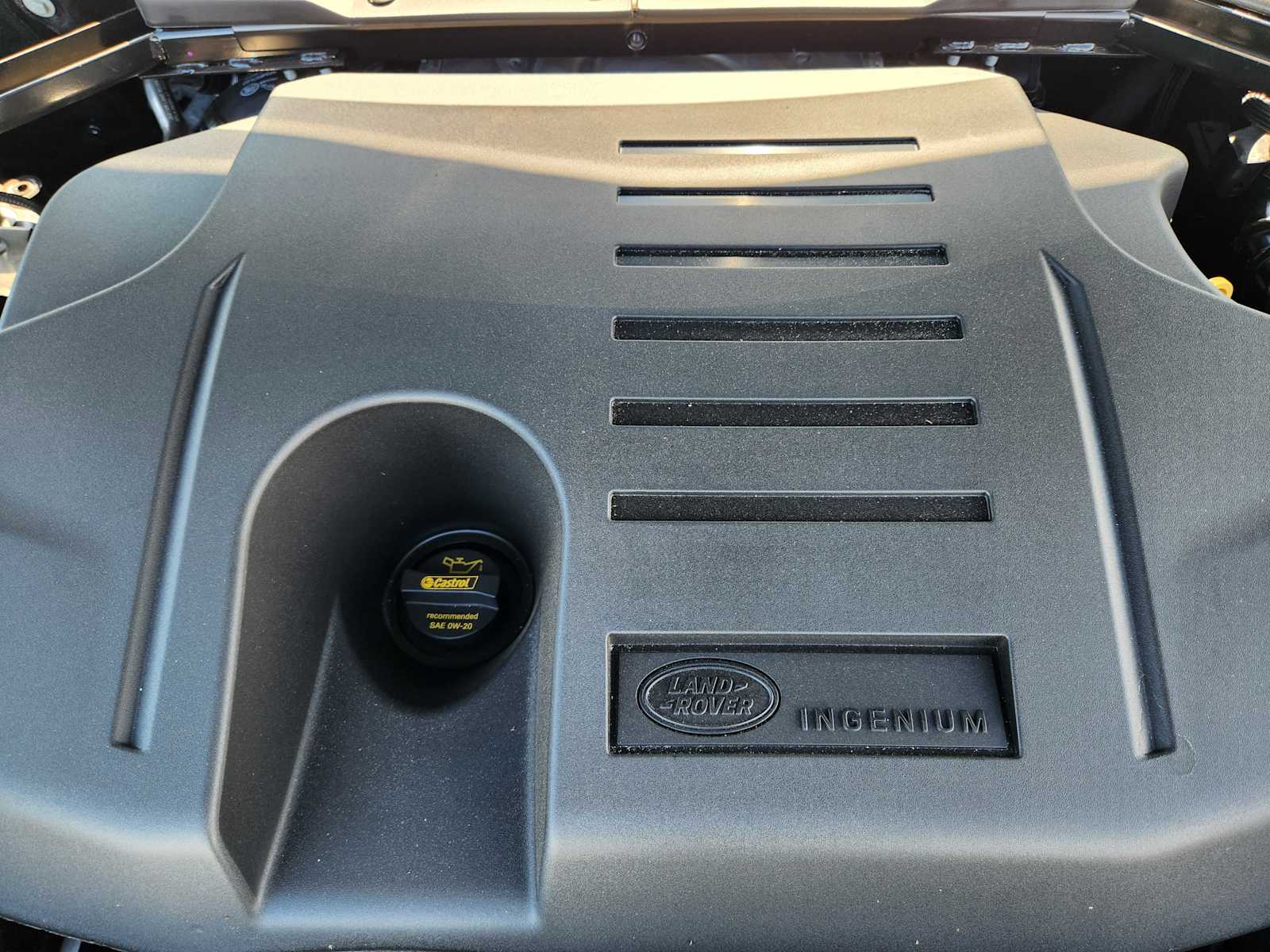 2025 Land Rover Defender 110 X-Dynamic SE photo 30
