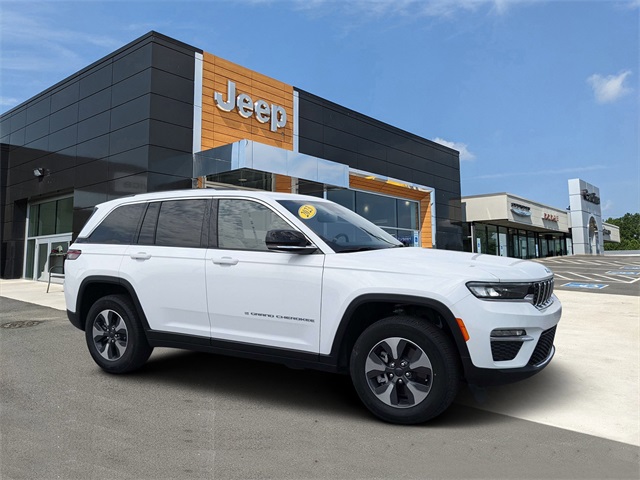 2022 Jeep Grand Cherokee Limited 4xe photo 2