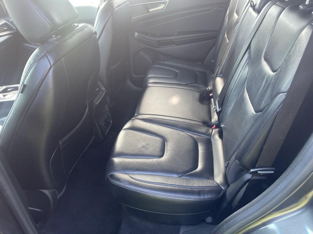 2020 Ford Edge Titanium photo 29