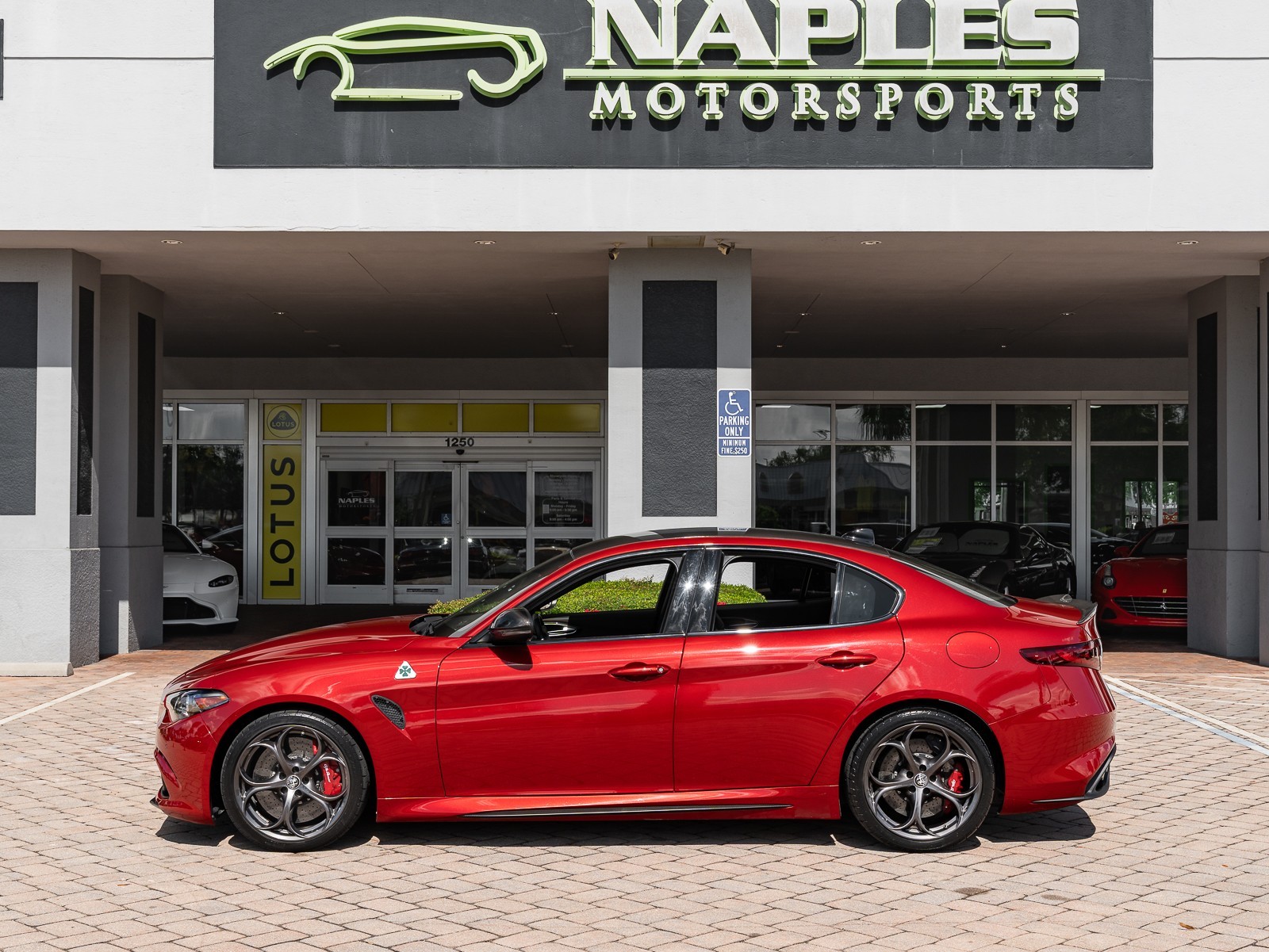 2020 Alfa Romeo Giulia Quadrifoglio photo 22
