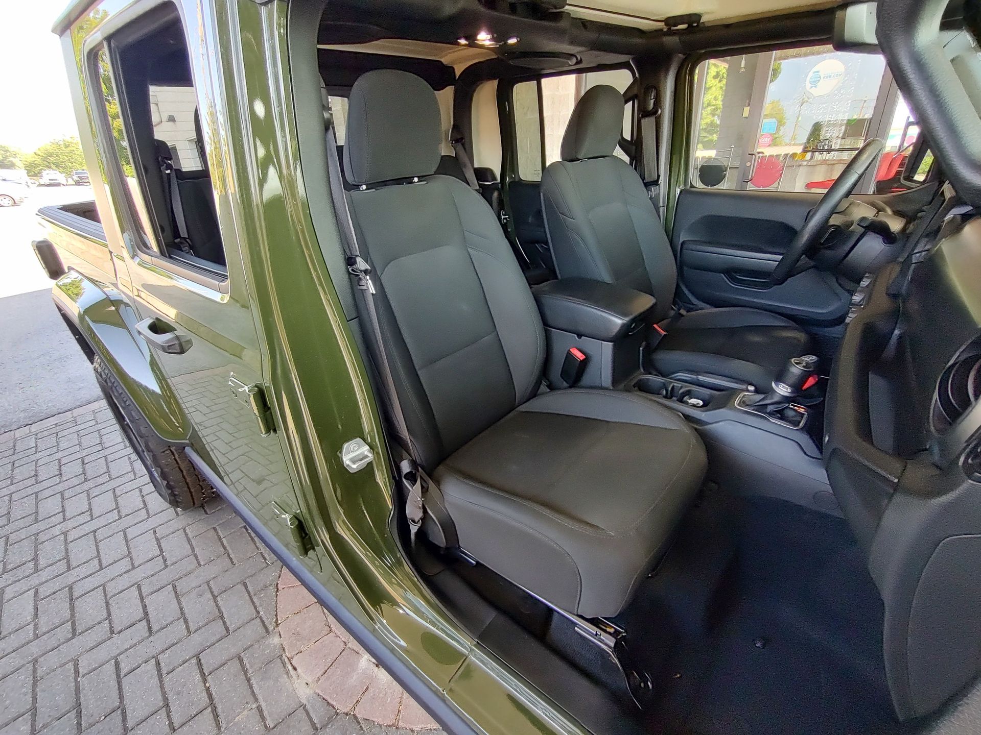2022 Jeep Gladiator Willys photo 6