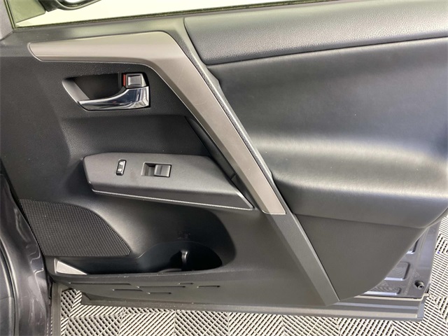 2018 Toyota RAV4 XLE photo 20