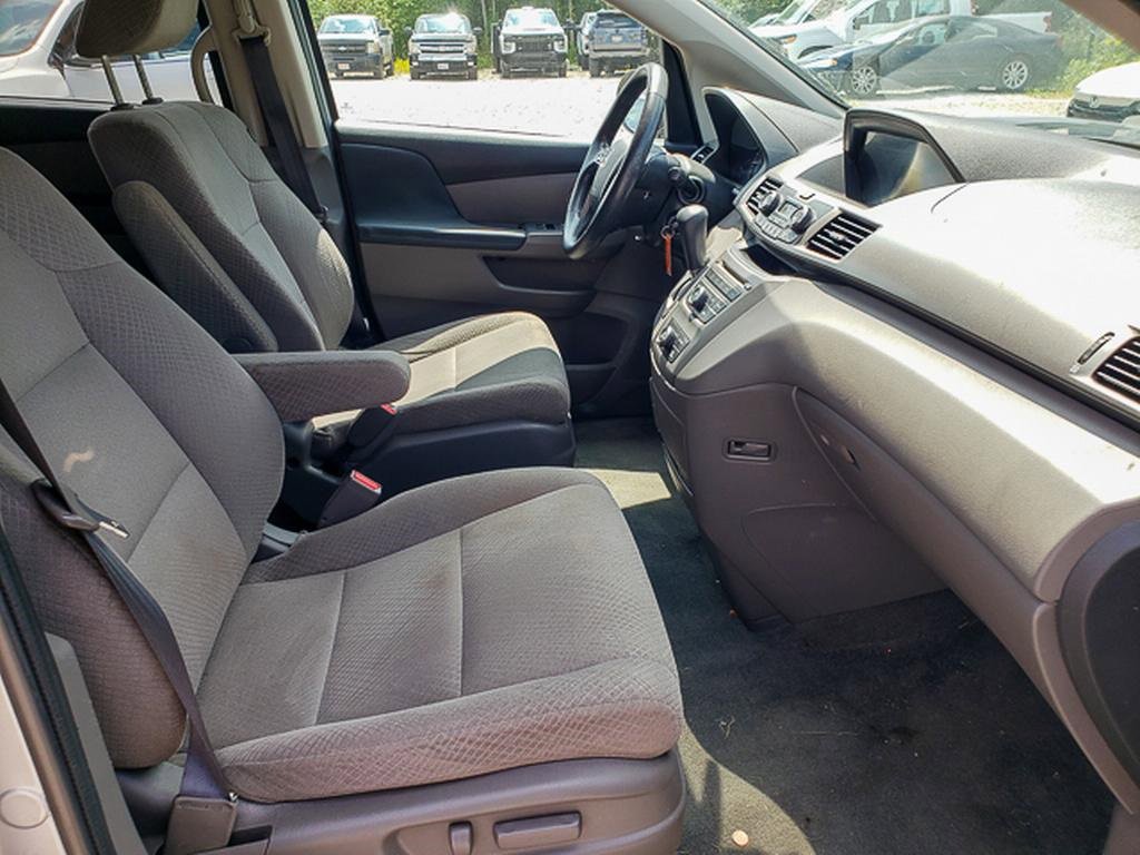 2016 Honda Odyssey LX photo 26
