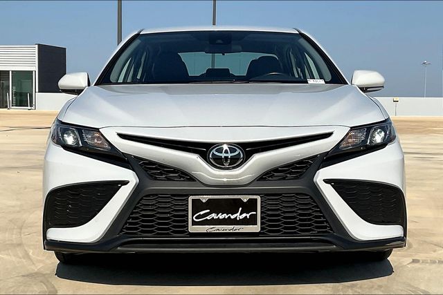 2023 Toyota Camry SE photo 3
