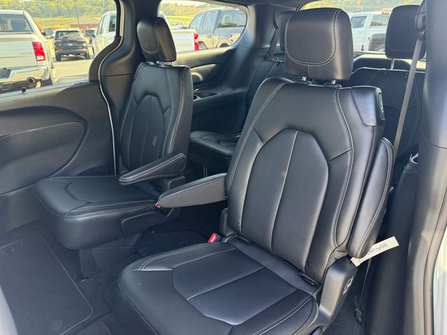 2026 Chrysler Pacifica photo 34