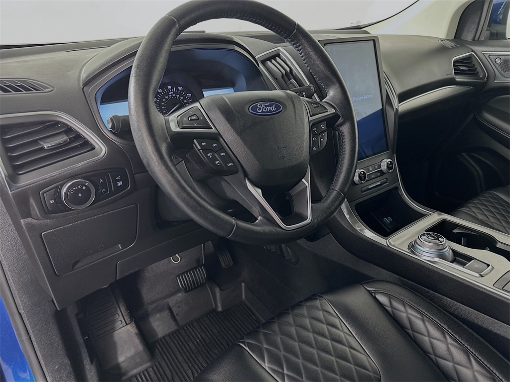 2024 Ford Edge Titanium photo 16