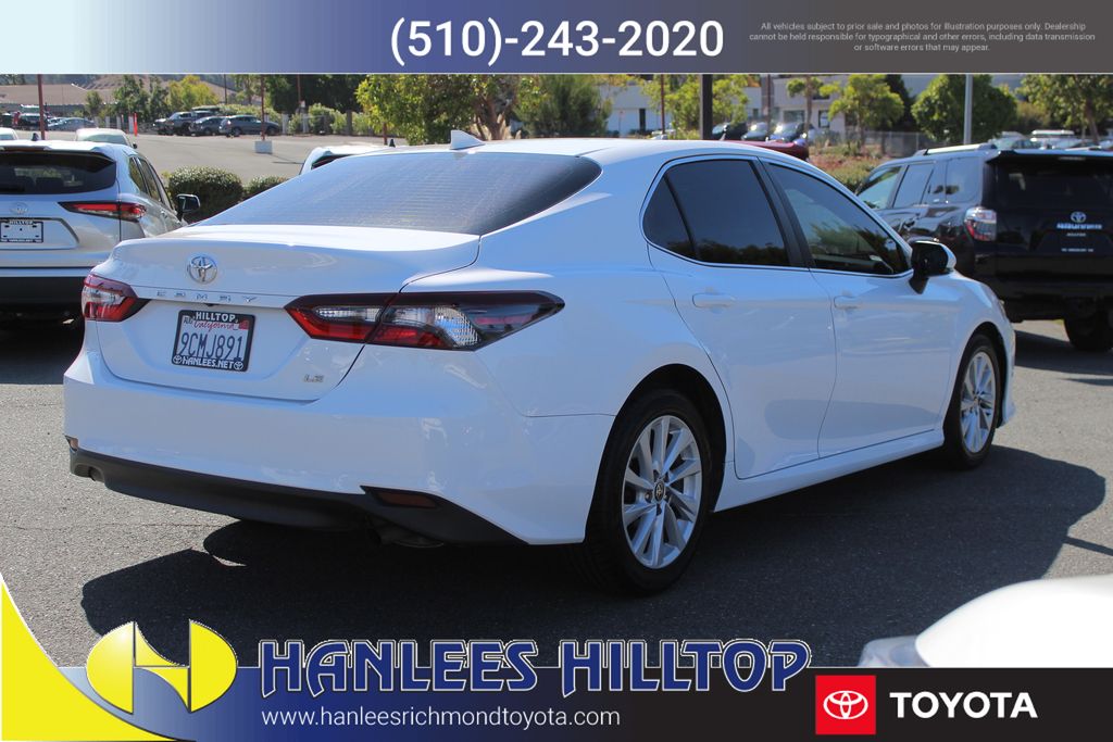 2022 Toyota Camry LE photo 6