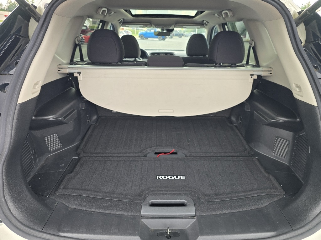 2020 Nissan Rogue SV photo 22