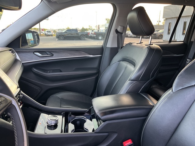 2023 Jeep Grand Cherokee Limited photo 7
