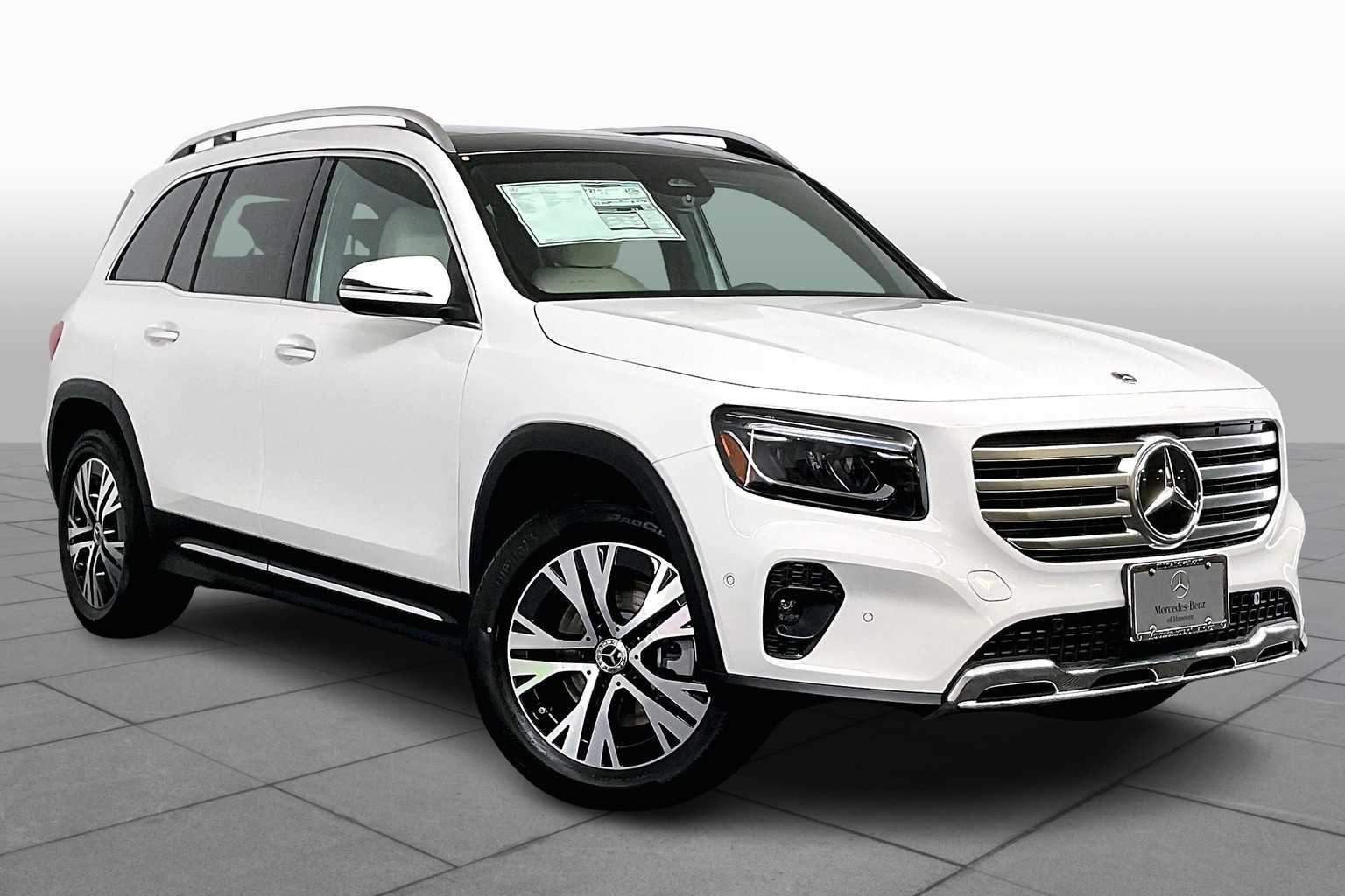 2025 Mercedes Benz GLB 250 4MATIC photo 2