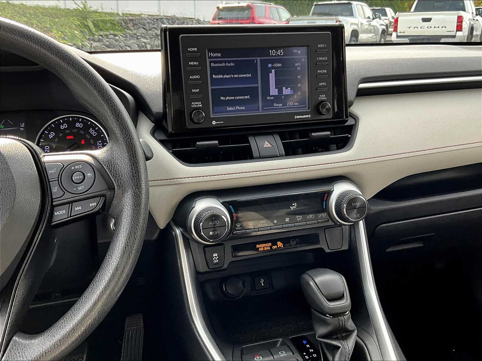 2021 Toyota RAV4 XLE photo 18