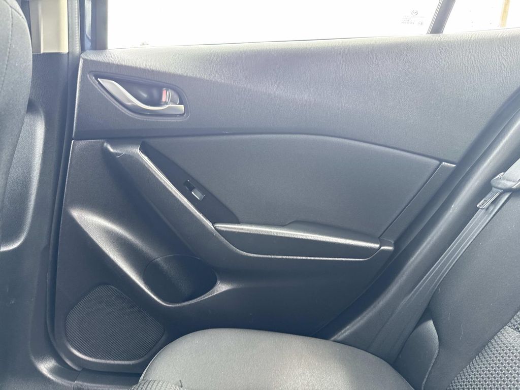 2018 Mazda Mazda3 Sport photo 15