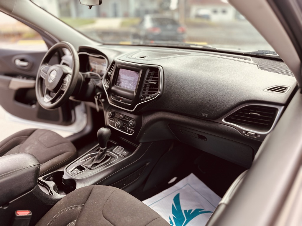 2020 Jeep Cherokee Latitude photo 12