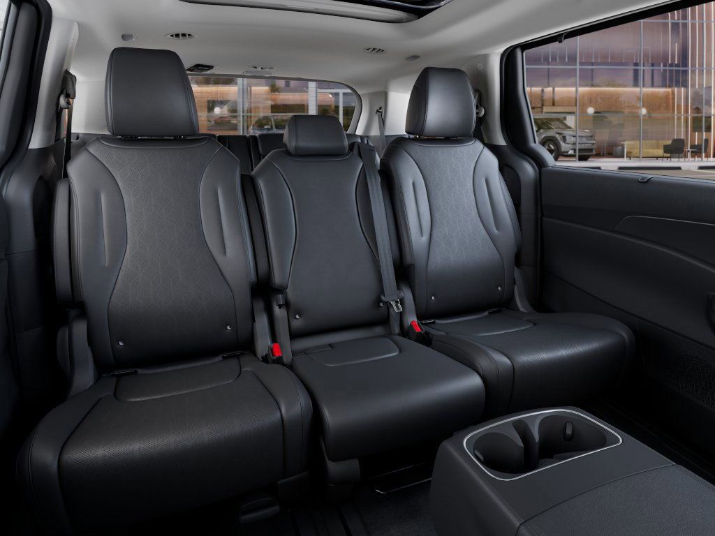 2026 Kia Carnival SX photo 16