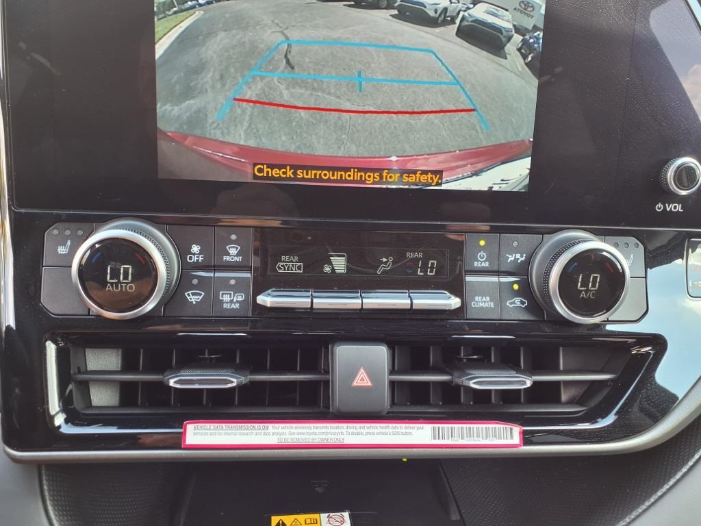 2024 Toyota Highlander XLE photo 18