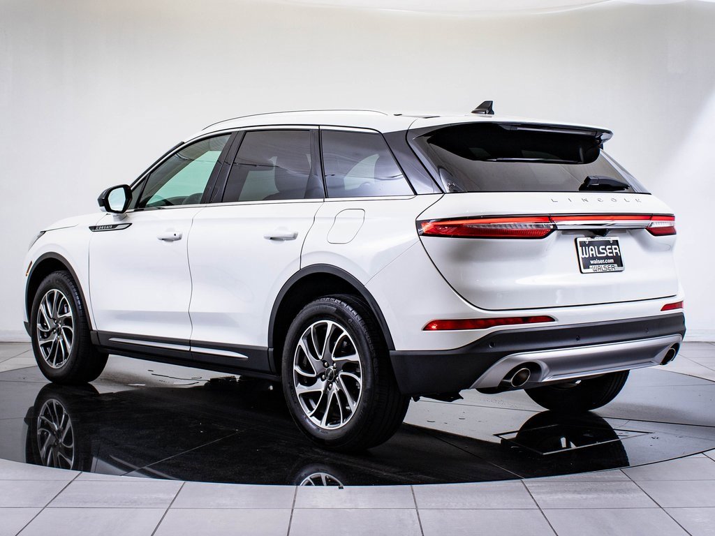 2022 Lincoln Corsair Standard photo 6