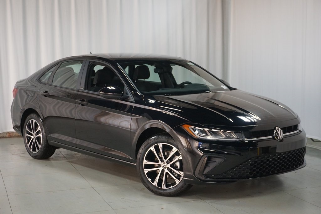 2025 Volkswagen Jetta 1.5T Sport photo 2