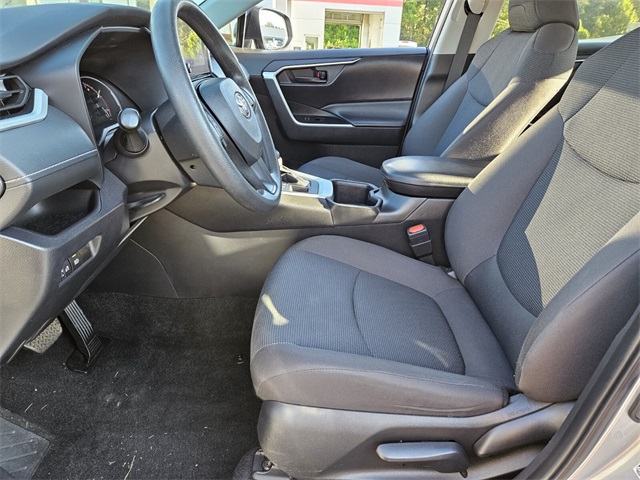 2024 Toyota RAV4 LE photo 7