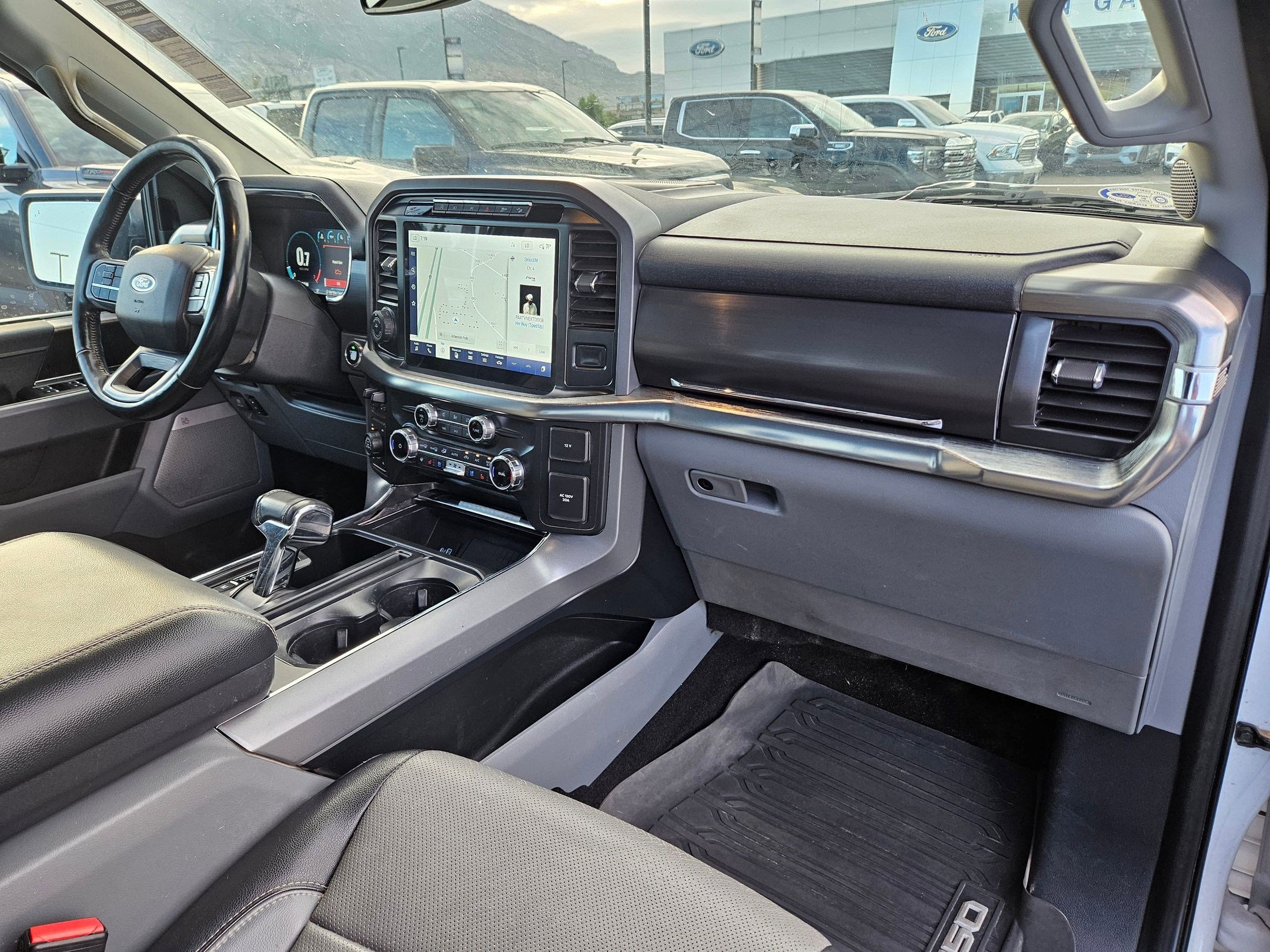 2022 Ford F-150 Lariat photo 31