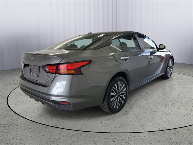 2025 Nissan Altima 2.5 SV photo 3