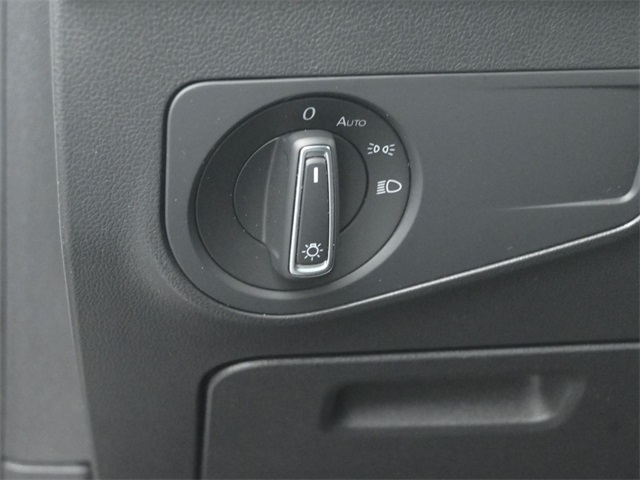 2022 Volkswagen Tiguan SE photo 18