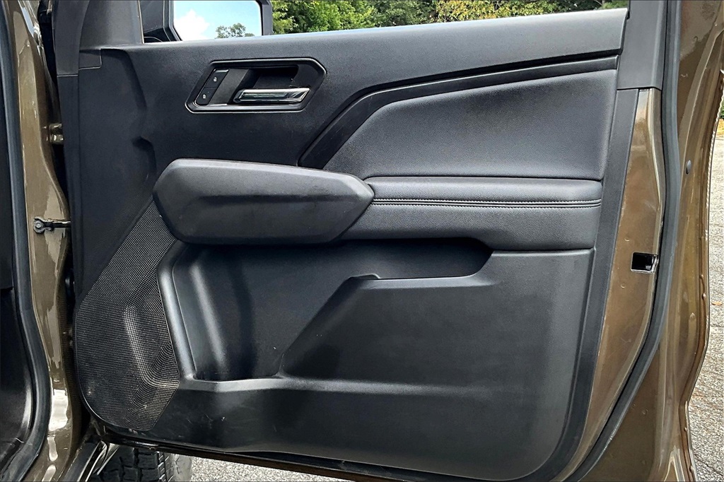2023 Chevrolet Colorado LT photo 25