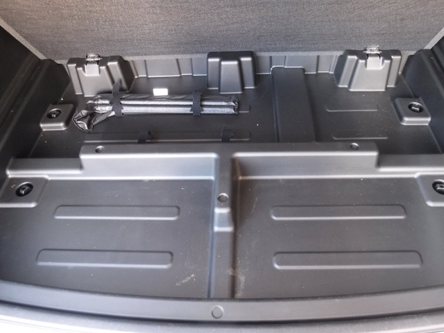 2022 Chevrolet Suburban RST photo 44