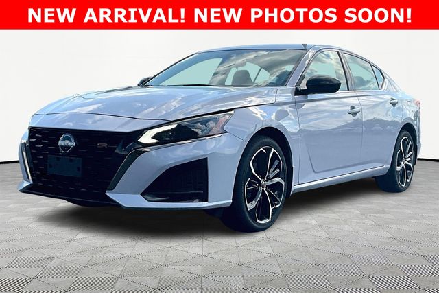 2024 Nissan Altima 2.5 SR photo 3