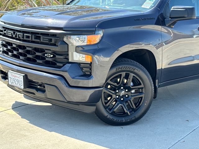 2023 Chevrolet Silverado 1500 Custom photo 3