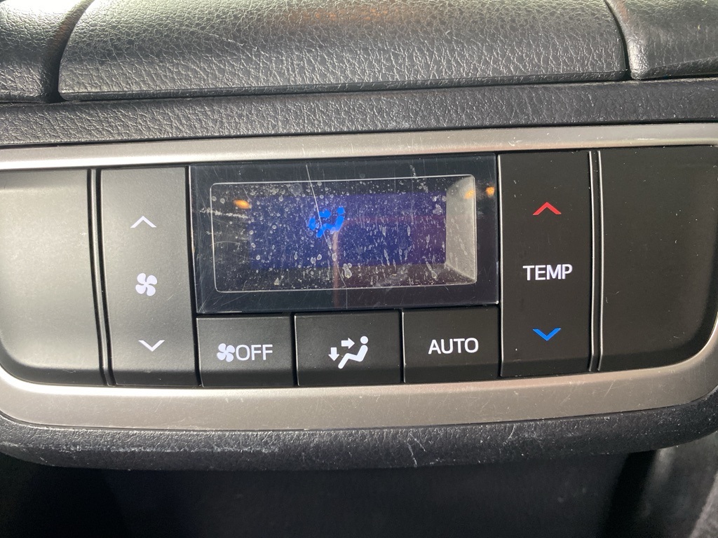 2016 Toyota Highlander LE Plus photo 22