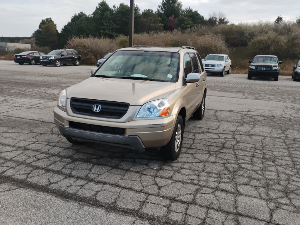 Used 2005 Honda Pilot EX with VIN 5FNYF18515B050678 for sale in Traverse City, MI