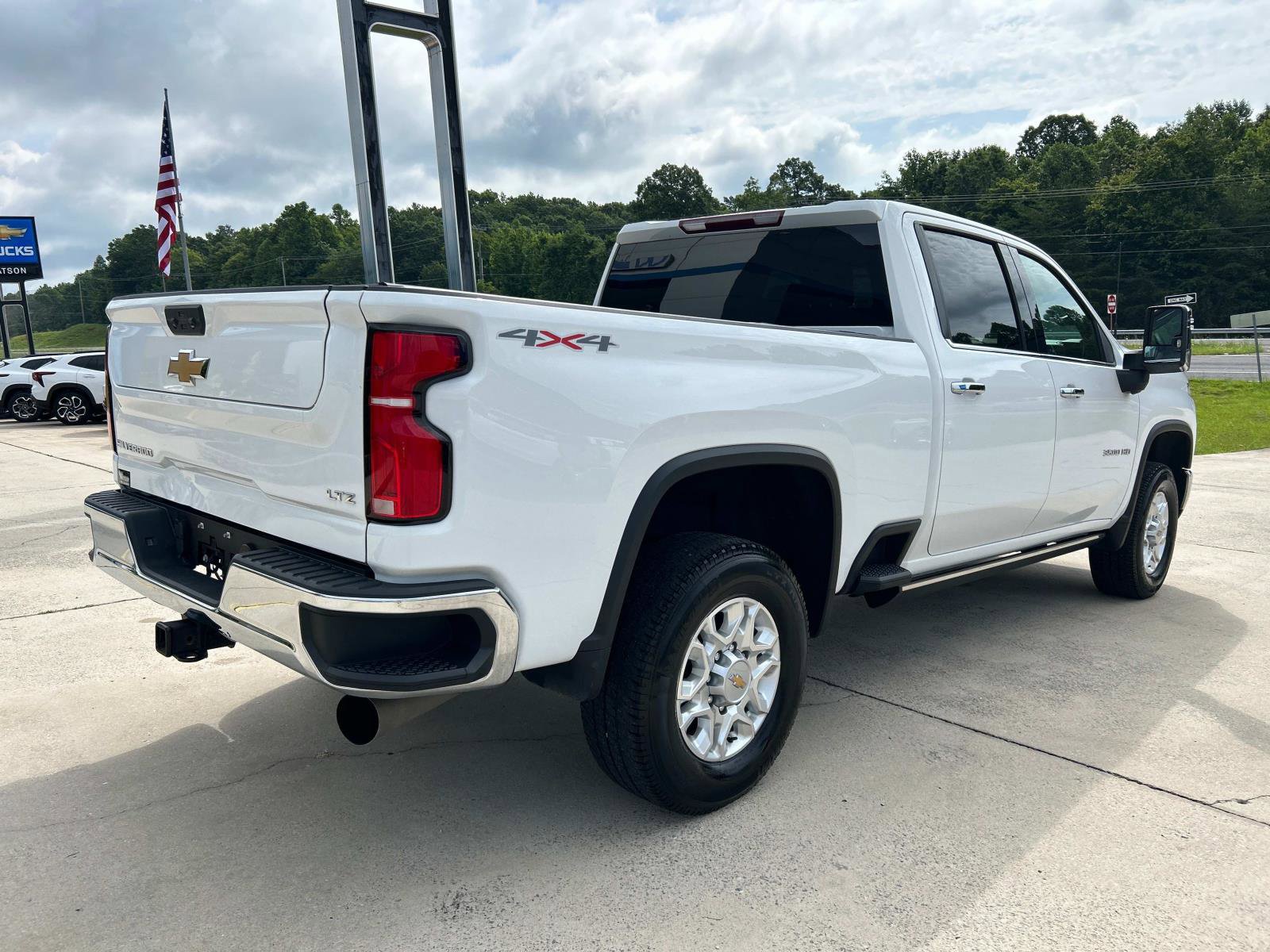 2024 Chevrolet Silverado 3500HD LTZ photo 4