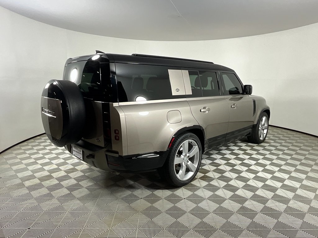 2023 Land Rover Defender 130 X-Dynamic SE photo 4