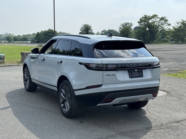 2026 Land Rover Range Rover Velar SE photo 2