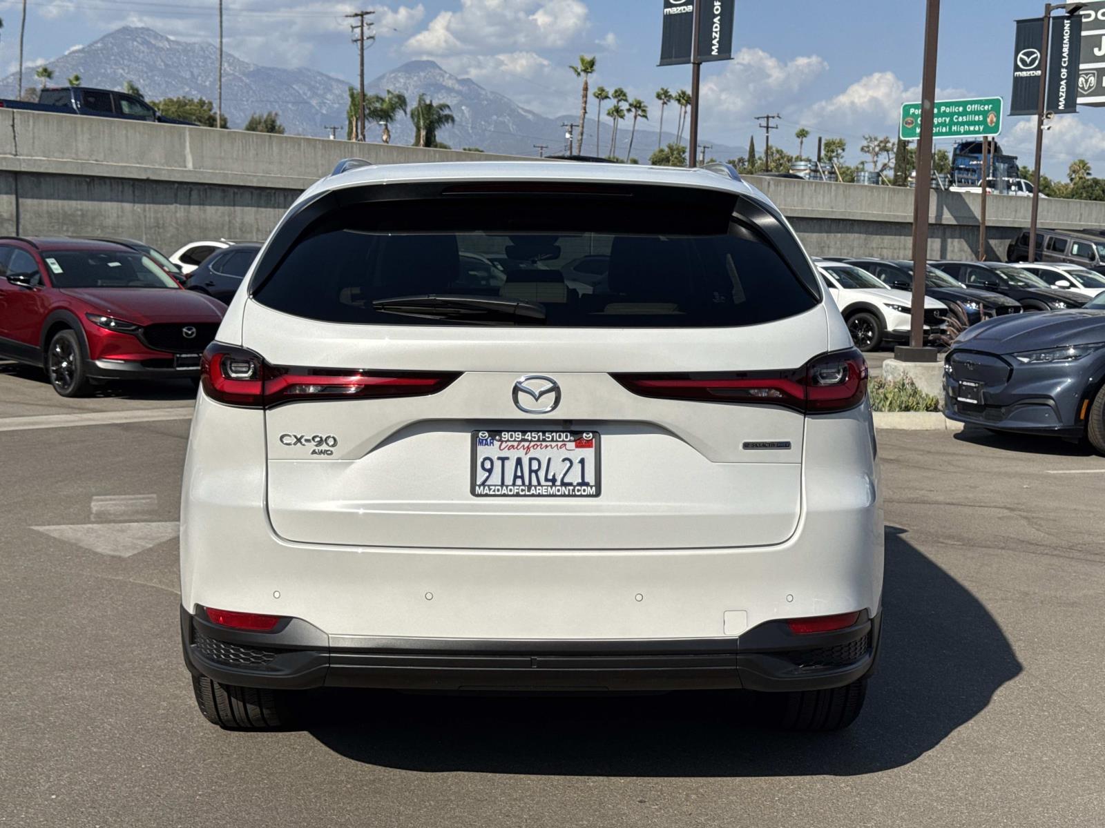 2025 Mazda CX-90 Plug-in Hybrid Preferred photo 4