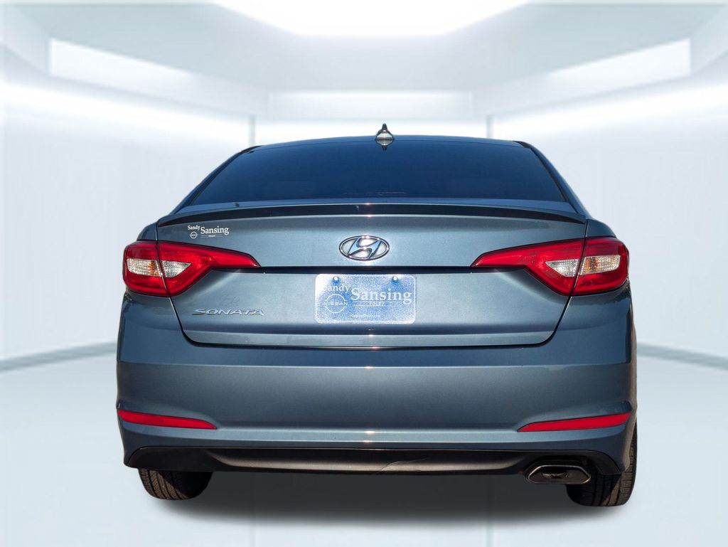 2015 Hyundai Sonata SE photo 3