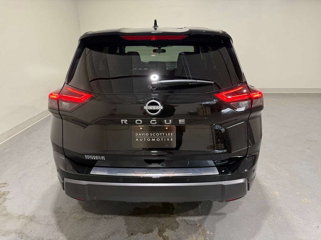 2026 Nissan Rogue SV photo 6