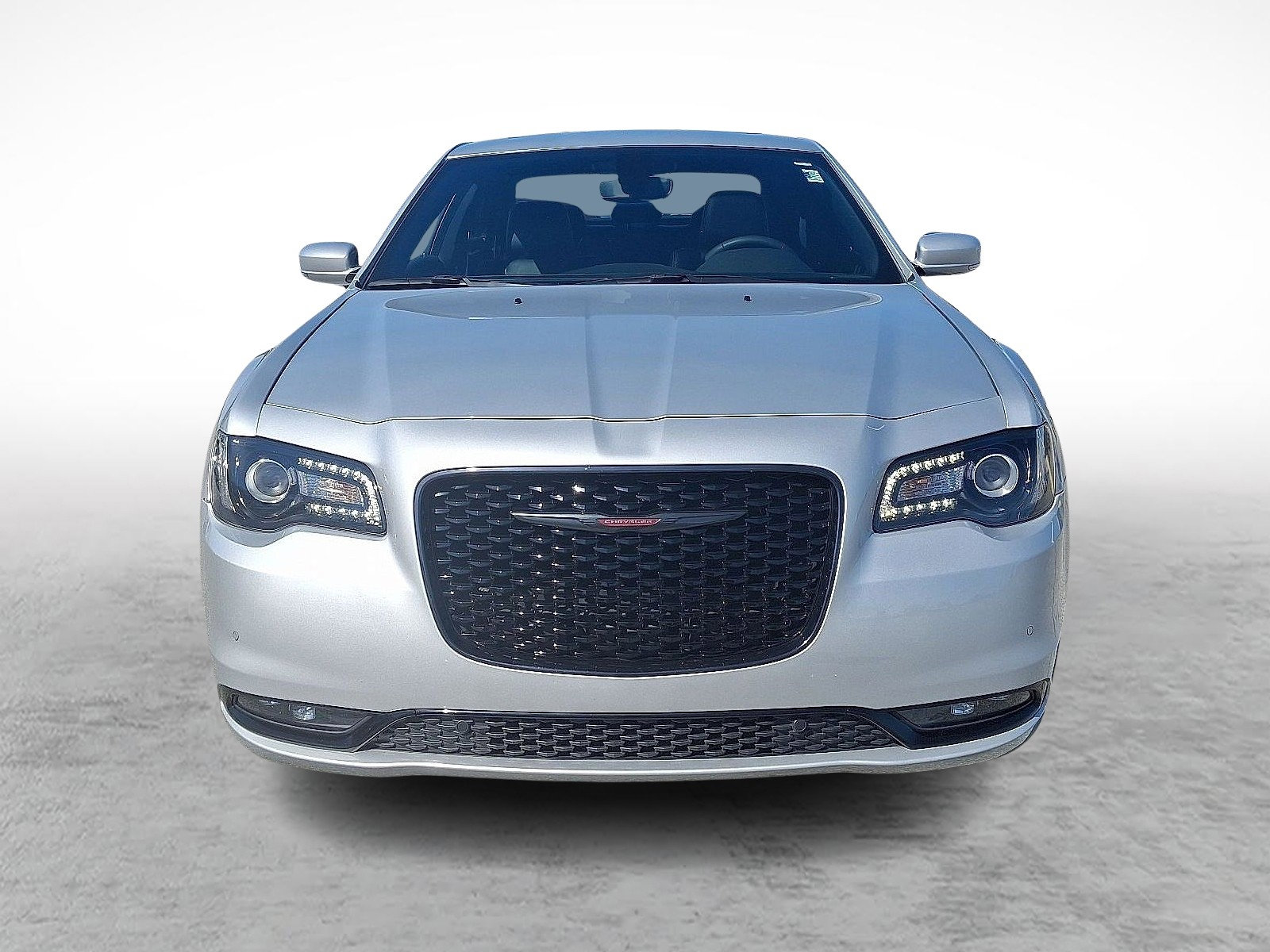 2023 Chrysler 300 photo 2