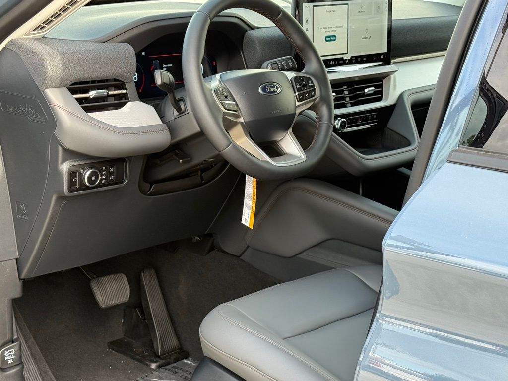 2026 Ford Explorer photo 4