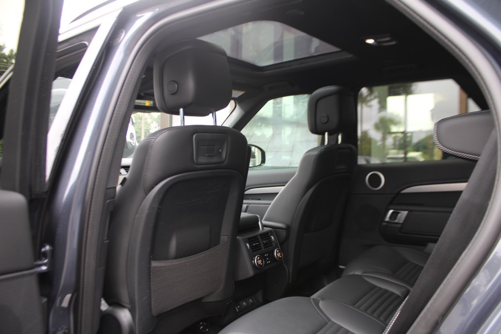 2024 Land Rover Discovery P360 Dynamic SE photo 23