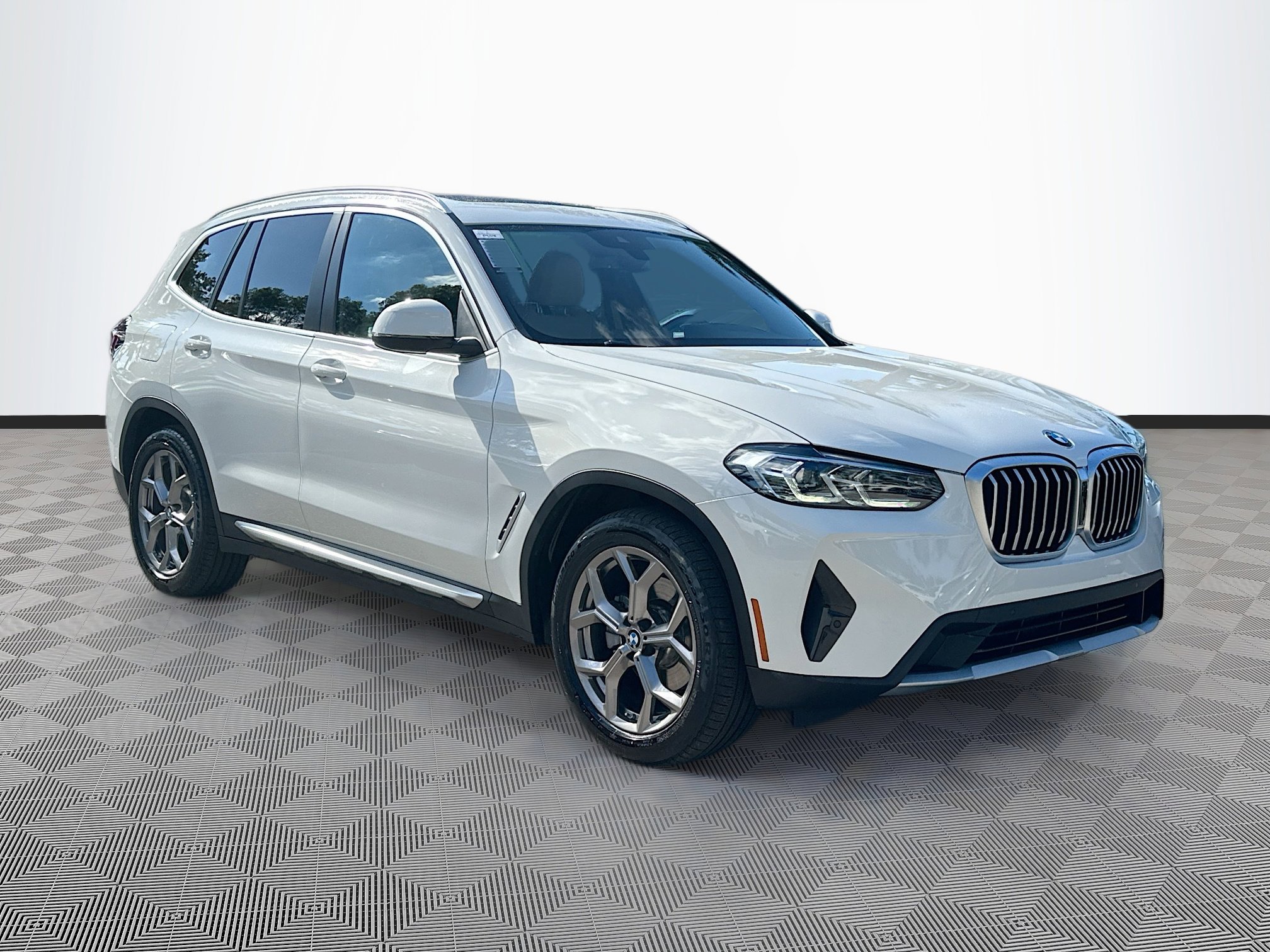 2022 BMW X3 30i's photo