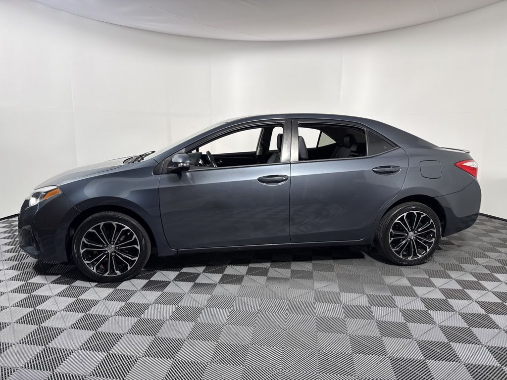 2015 Toyota Corolla L photo 3
