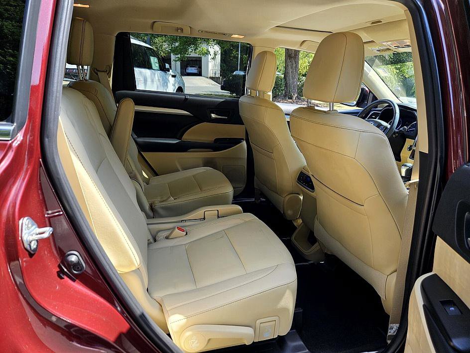 2019 Toyota Highlander XLE photo 15
