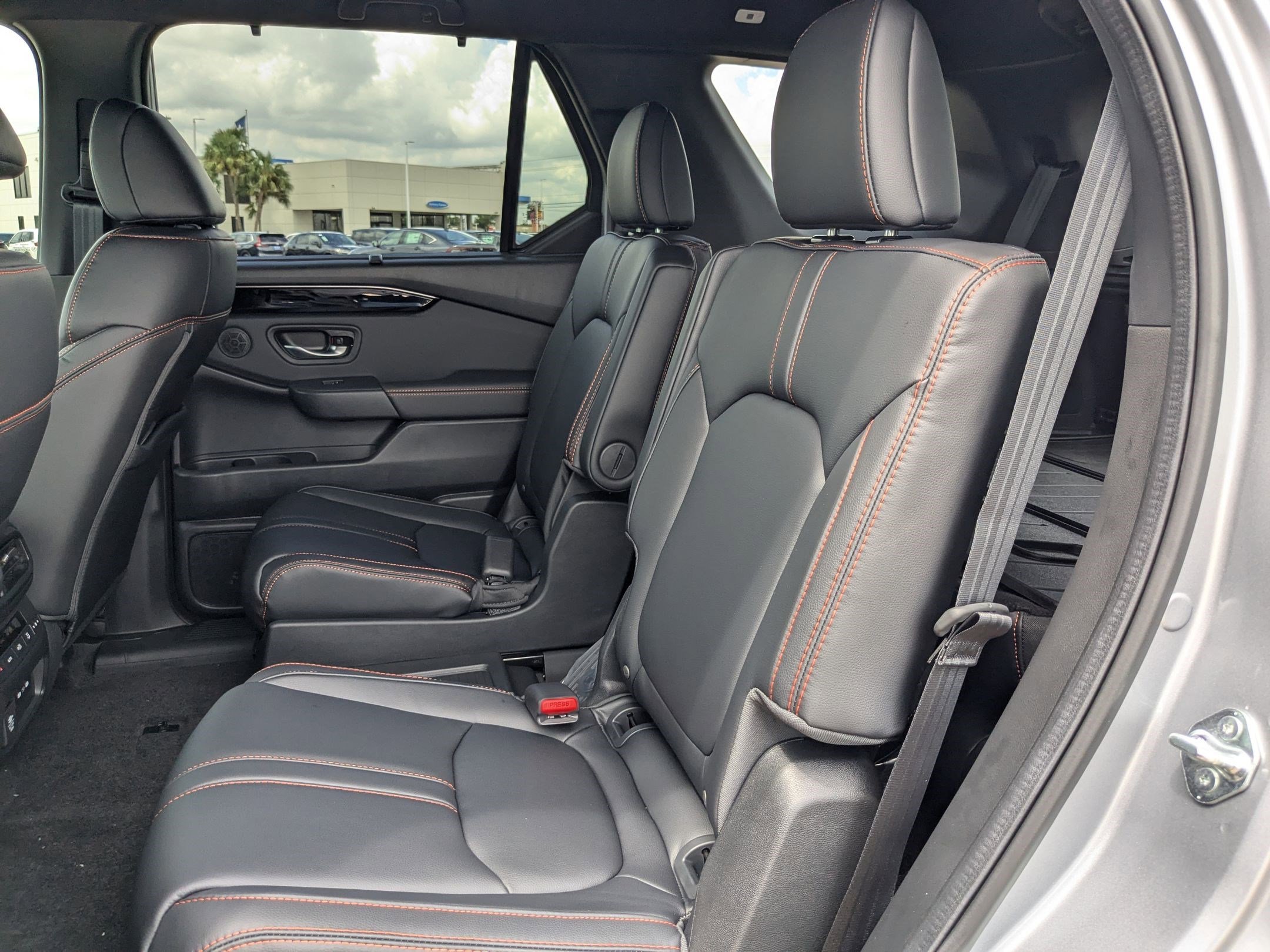 2025 Honda Pilot TrailSport photo 15