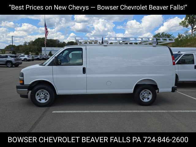 2025 Chevrolet Express 2500 Work Van Cargo photo 2