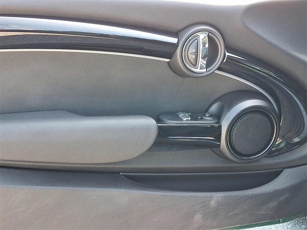 2022 Mini Cooper SE Signature photo 13