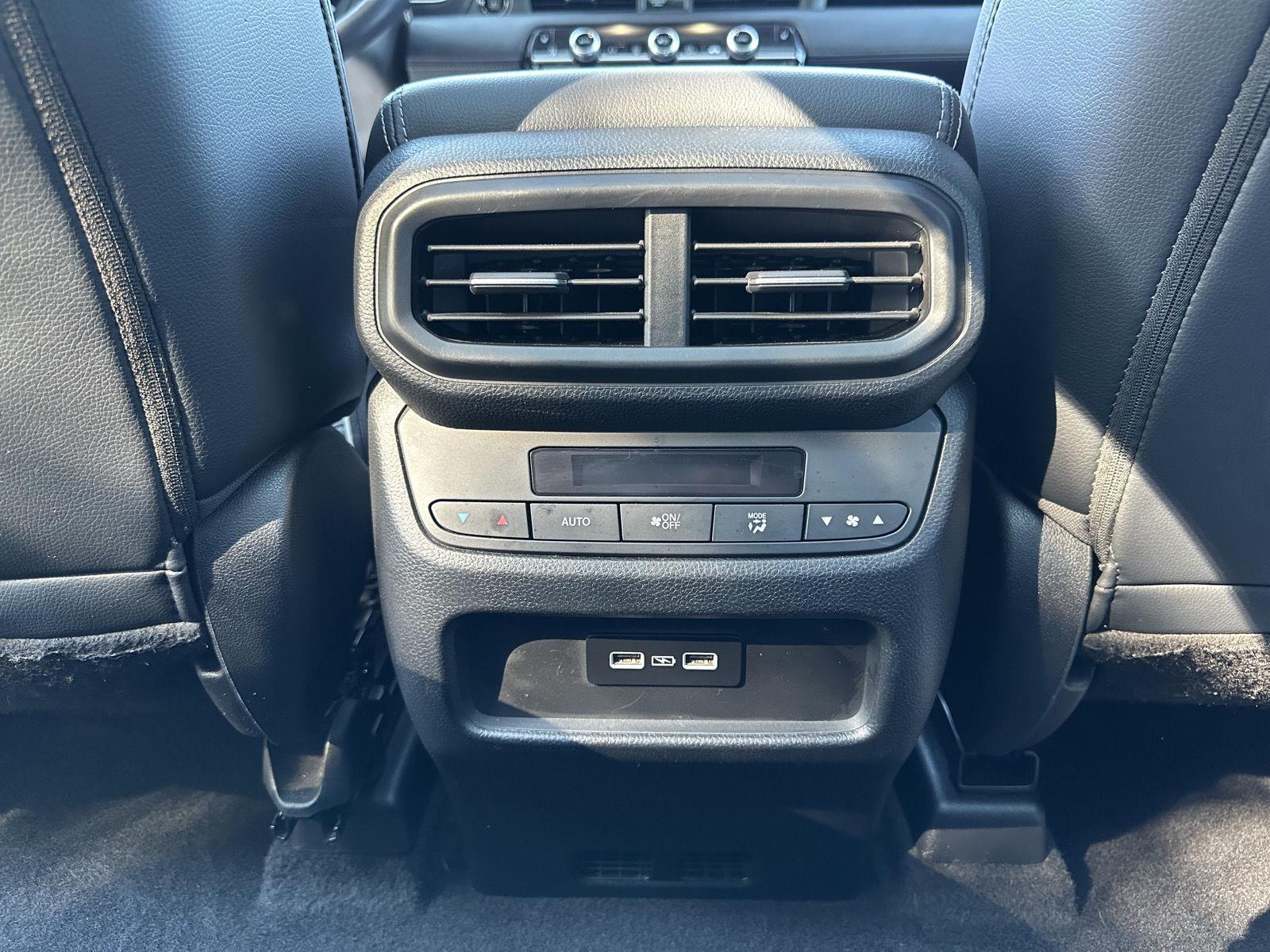 2023 Honda Pilot Touring photo 14