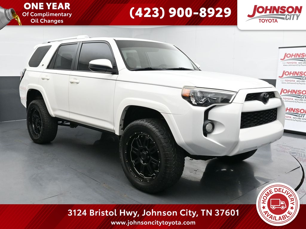 2016 Toyota 4Runner SR5's photo